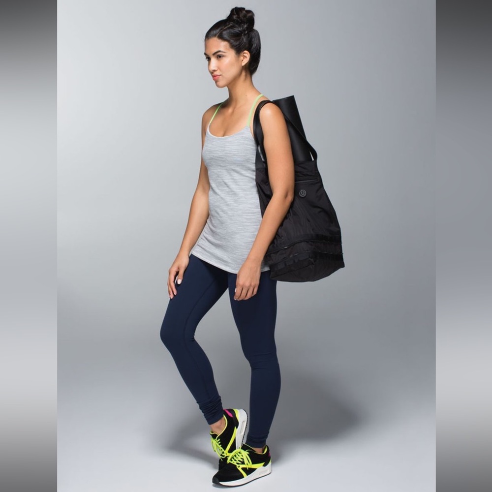 Lululemon Dancing Warrior Strappy Luon Yoga Tank size 4 built-in bra